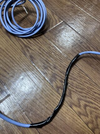 ケーブルを変えただけなのに。